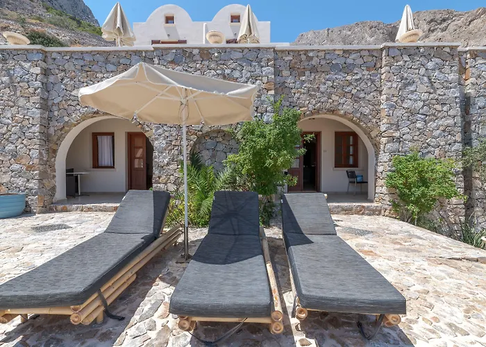 Epavlis Hotel & Spa Kamári